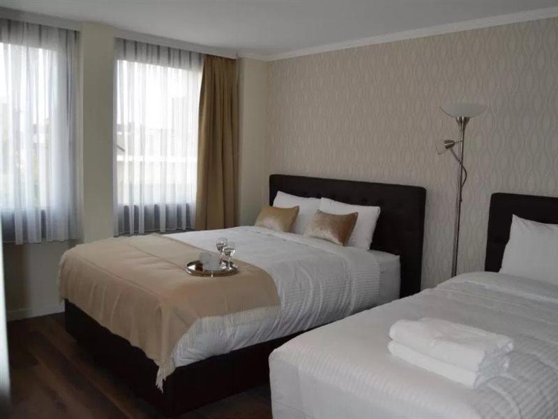 The Helmet Hotel Saint-Josse-ten-Noode Dış mekan fotoğraf